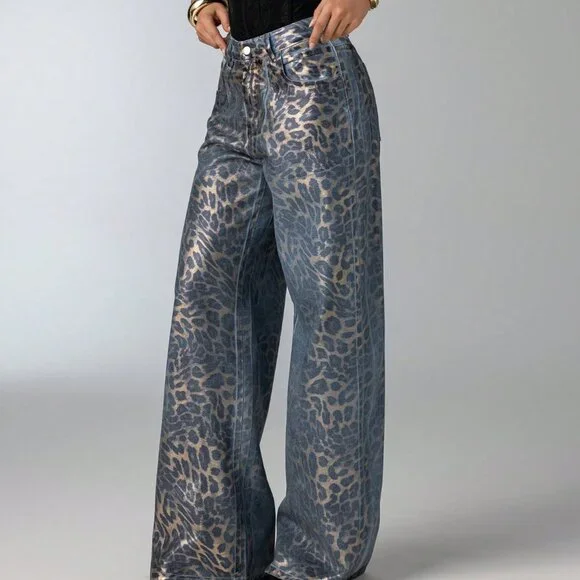 Baby Blue Casual Women's Denim Jeans with Leopard Print and Zipper Detail - Picture 3 of 7